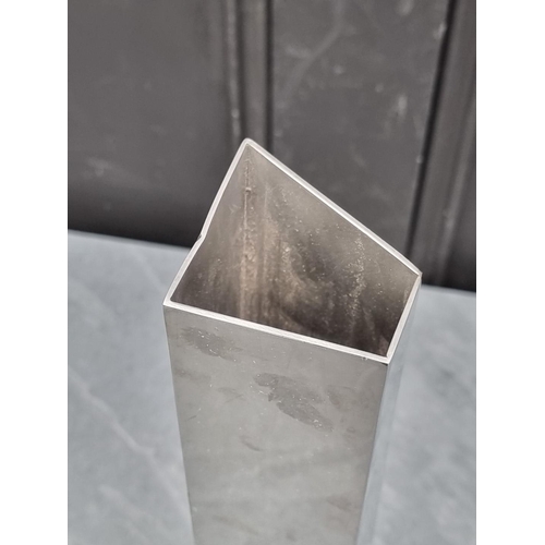 1386 - An Allessi 'Crevasse' stainless vase, by Zaha Hadid, 42cm high, (small dent).