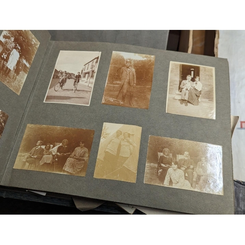 207 - PHOTOGRAPHY: misc. 19th-20thc photography in large box, inc. carte des visite album, partially ... 