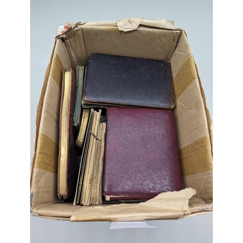 241 - LIEBER & AMICORUM: a collection of approx 30+ friendship books, autograph books and similar, mos... 