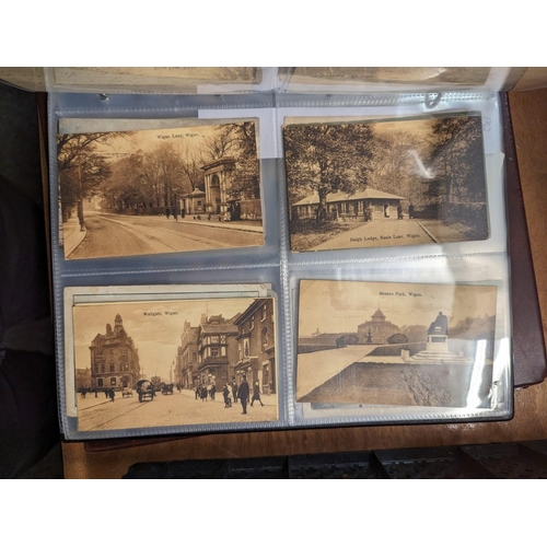 289 - POSTCARDS: good mixed collection of approx 310+ vintage postcards, topographical inc. Penistone viad... 