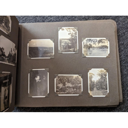 312 - PHOTOGRAPH ALBUMS: collection of c.24 photograph/snapshot albums in one box, mid-later c20, various ... 