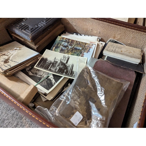 327 - PHOTOGRAPHS, POSTCARDS & EPHEMERA: mixed quantity in 2 trays, to include CDV album (many si... 