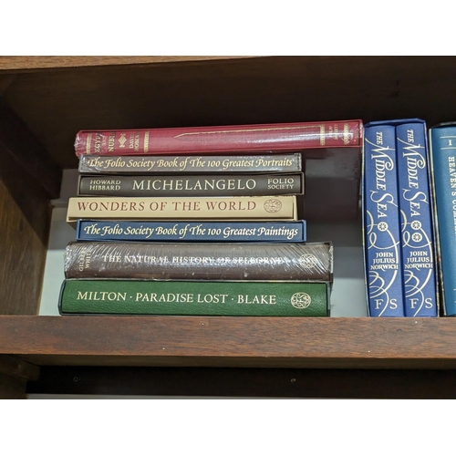 383 - FOLIO SOCIETY: group of 31 volumes, various sizes, mostly more recent publications in slipcase,... 