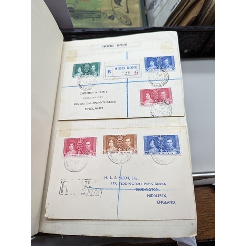 425 - STAMPS: a quantity in tray, loose in envelopes and 3 albums. (Qty)