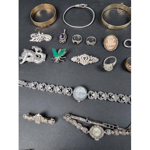 1088 - A quantity of silver and similar jewellery.