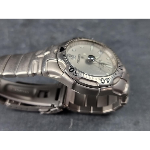 1146 - A Seiko Kinetic Auto Relay titanium wristwatch, 40mm, Ref. 5J22-0889, on original bracelet.... 