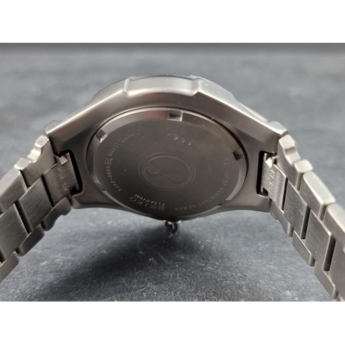 1146 - A Seiko Kinetic Auto Relay titanium wristwatch, 40mm, Ref. 5J22-0889, on original bracelet.... 