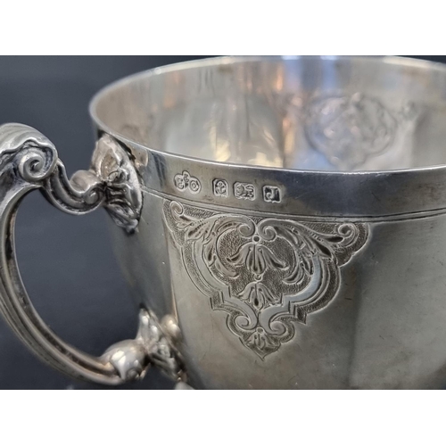 614 - A silver cup, By Elkington & Co Ltd, Birmingham 1933, 7cm high, 161g.