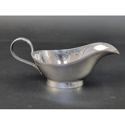 618 - A silver sauceboat, by Lee & Wigfull, Sheffield 1937, 158g.
