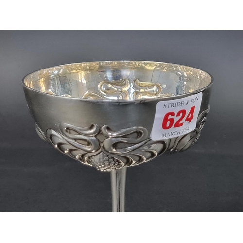 624 - An Art Nouveau silver goblet, by Goldsmiths & & Silversmiths Co Ltd, Sheffield 1901, 14cm hi... 