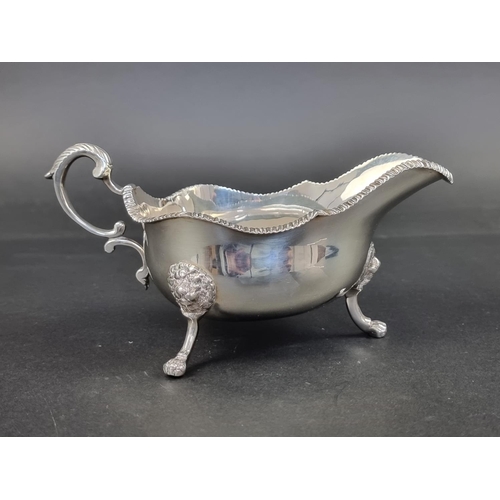 642 - A silver sauce boat, by Pairpoint Brothers, London 1928, 9.5cm high, 233g.