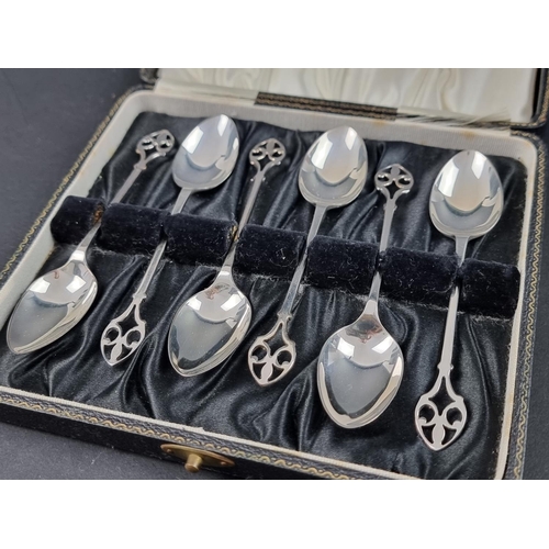 681 - A cased set of six silver teaspoons, by Purcell Brothers, Birmingham 1931, 56g.... 