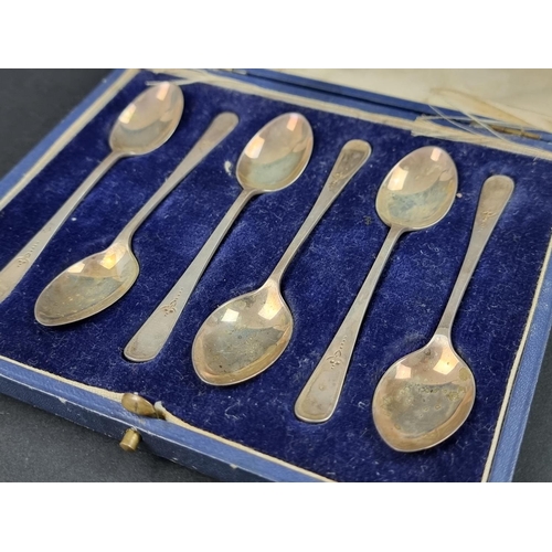 682 - A cased set of six silver teaspoons, by James Dixon & Sons Ltd, Sheffield 1925, 49g.... 