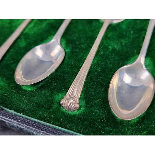 688 - A cased set of six Edwardian silver teaspoons, Josiah Williams & Co, London 1908, 57g.... 