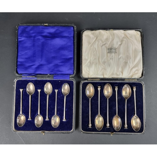 696 - A cased set of six silver teaspoons, by Mappin & Webb Ltd, Sheffield 1921; together with another... 