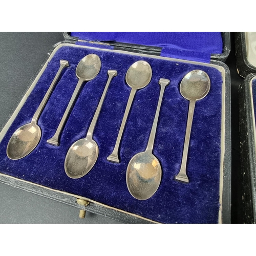 696 - A cased set of six silver teaspoons, by Mappin & Webb Ltd, Sheffield 1921; together with another... 