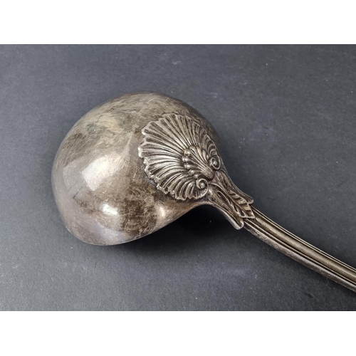 702 - A William IV silver fiddle, thread and shell pattern soup ladle, by Mary Chawner, London 1834, 300g.... 