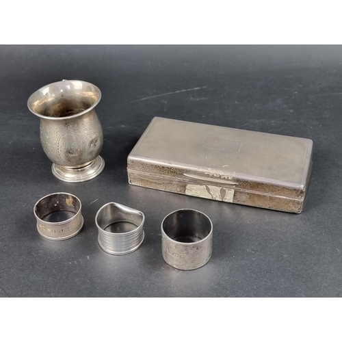 817 - A group of silver, to include a cigarette box, by Edward Barnard & Sons Ltd, 174g weighable. (5)... 