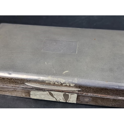 817 - A group of silver, to include a cigarette box, by Edward Barnard & Sons Ltd, 174g weighable. (5)... 