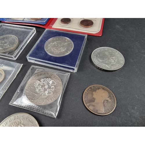 876 - Coins: mostly Queen Elizabeth II, to include three five pound coins.