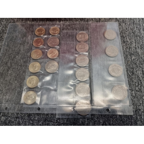 902 - Coins: a large collection of UK and world coins.