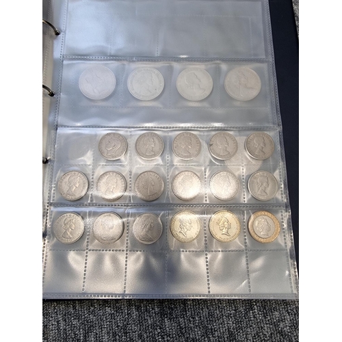 902 - Coins: a large collection of UK and world coins.