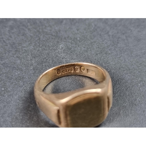 909 - A 9ct gold signet ring, London 1962, size N 1/2, 8.8g.