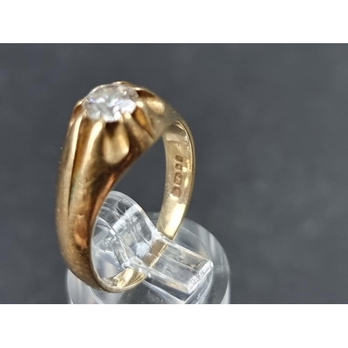 919 - A 9ct gold ring, set synthetic white stone, London 1981, gross weight 4.7g.