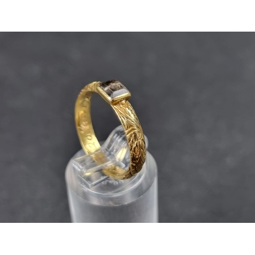 926 - A George II yellow metal memorial ring, set faceted crystal, inscribed 'Jno Shepherd, Obt 20 Jan 172... 