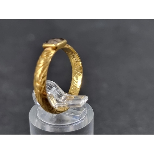 926 - A George II yellow metal memorial ring, set faceted crystal, inscribed 'Jno Shepherd, Obt 20 Jan 172... 