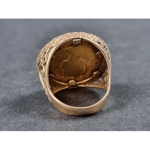 938 - A 9ct gold ring, set Elizabeth II 1958 gold sovereign, size P, gross weight 14.5g.