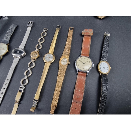 1190 - A quantity of vintage and modern wristwatches and pocket watches.