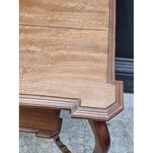 1017 - A late Victorian mahogany centre table, with platform undertier, 60cm wide.