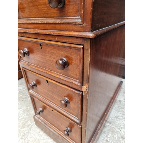 1040 - A late Victorian mahogany pedestal desk, 137cm wide.