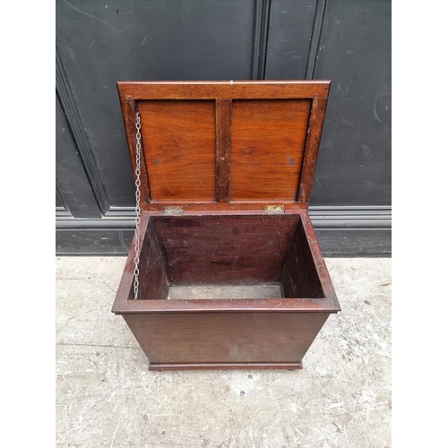 1050 - A small antique mahogany cellarette, 46cm wide. 