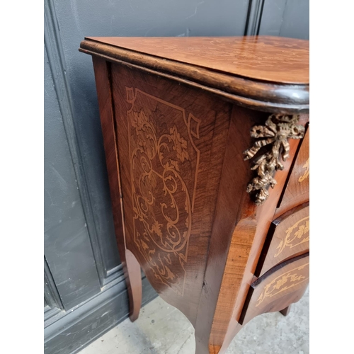 1109 - A 19th century Continental walnut gueridon, 48cm wide.