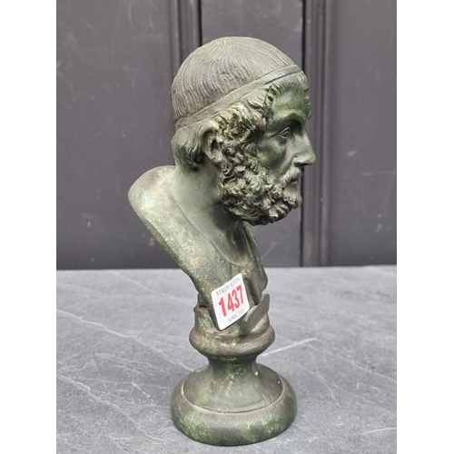 1437 - After the Antique, a Grant Tour style bronze bust of Homer, 22.5cm high.