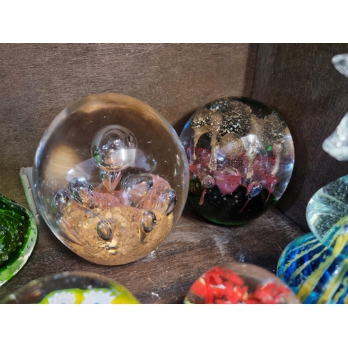 1515 - A collection glass paperweights. (21)