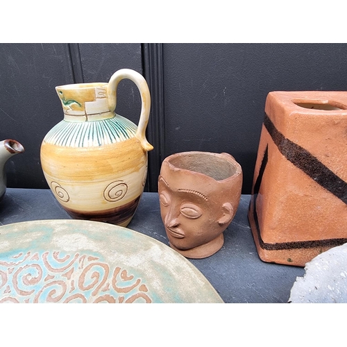 1529 - Studio Pottery: a mixed group of items. (9)