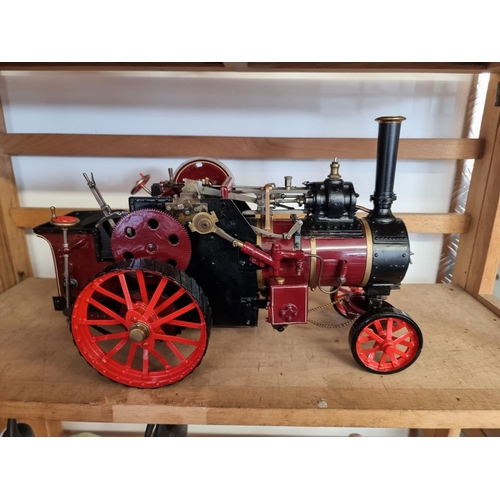 1726 - A good scratch built live steam traction engine, 37cm long.