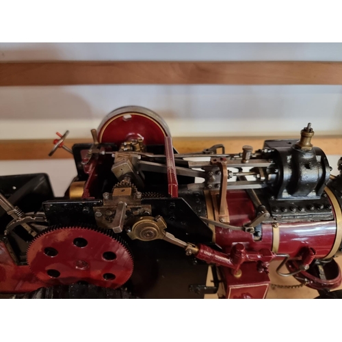 1726 - A good scratch built live steam traction engine, 37cm long.