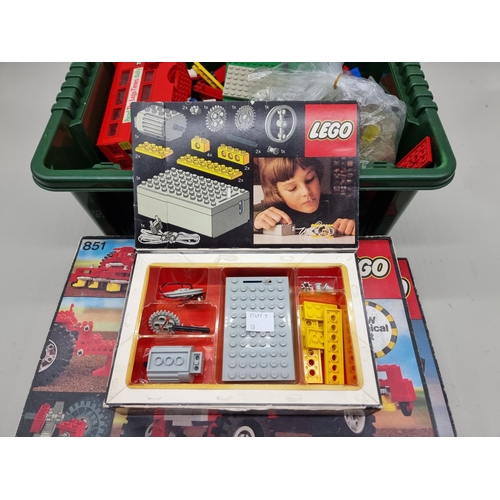 1828 - LEGO: 2 vintage box sets, 851 & 852, both with instruction booklets; together with a part s... 