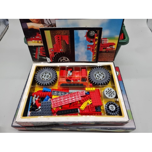 1828 - LEGO: 2 vintage box sets, 851 & 852, both with instruction booklets; together with a part s... 