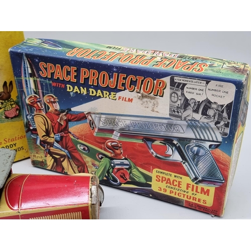 1839 - Dan Dare: a vintage boxed Space Projector with Dan Dare film by Merit (J&L Randall Ltd); to... 