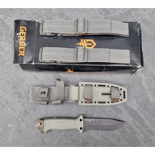 135 - A Gerber LMF Mk2 Infantry knife and sheath, having 12.5cm blade, boxed.