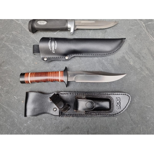 139 - A Cold Steel 'SRK-SK5 Compact' knife and sheath, having 12.5cm blade, boxed; together with a SOG 'Bo... 