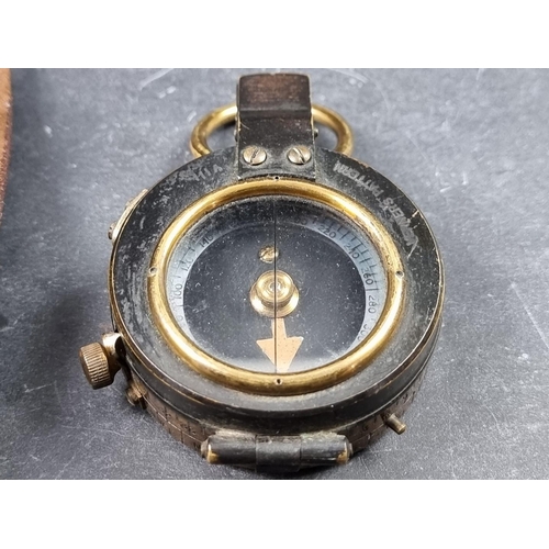 164 - A WWI British Verners Pattern VII officer's military compass, by F Darton & Co London, dated 191... 