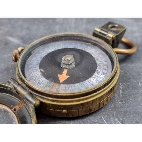 169 - A WWI British Verners Pattern VII officer's military compass, by French Ltd, dated 1917 with crow's ... 