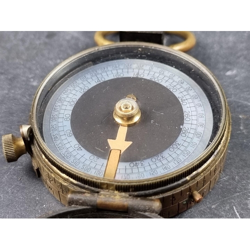 172 - A WWI British Verners Pattern VII officer's military compass, by Cruchon and Emons, dated 1916 with ... 