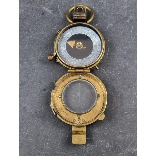 174 - A WWI British Verners Pattern VII officer's military compass, by S Mordan & Co, dated 1917 with ... 